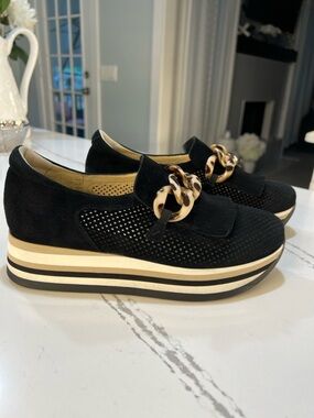 Softwaves Cadie Loafer Platform Sneaker Black Suede  Chain Accent Size 39 US 9